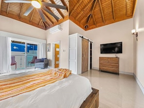 Iron/ironing board, free WiFi - BTS1 (Montego Bay)