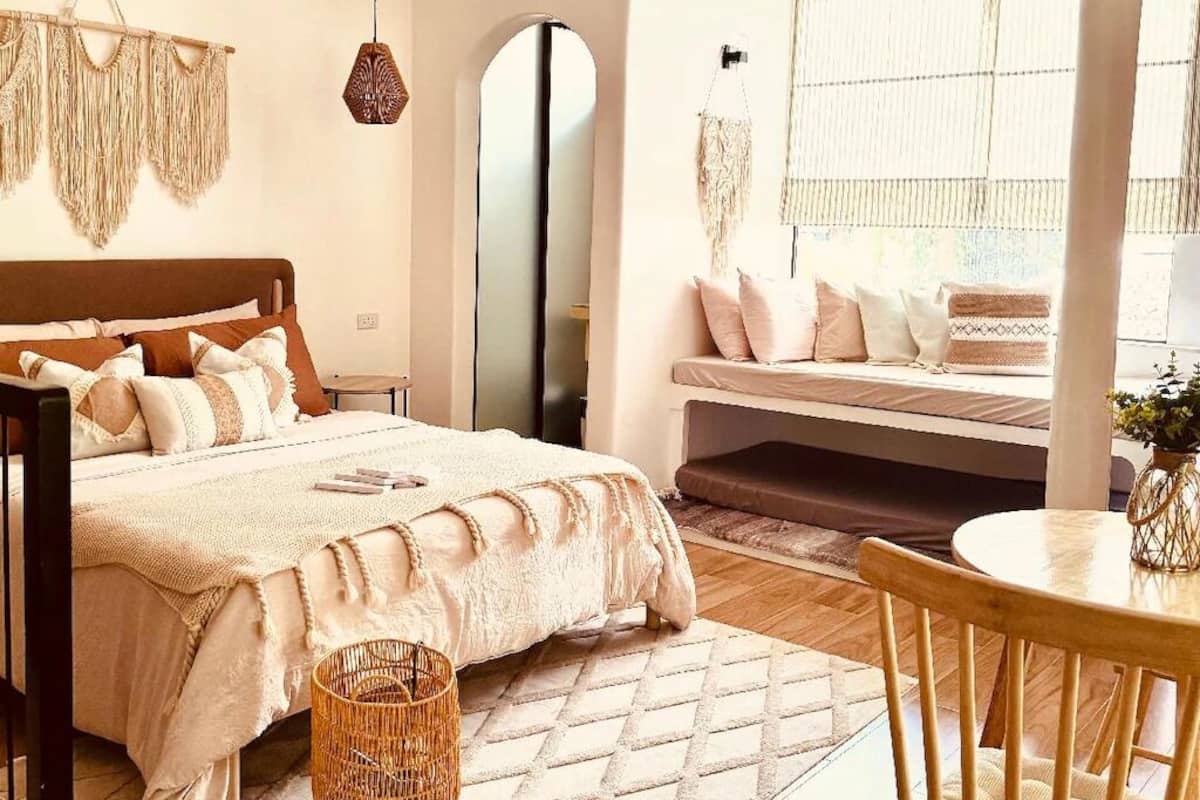 Suite Deluxe, vistas al jardín | Caja fuerte, cortinas opacas, wifi gratis y ropa de cama