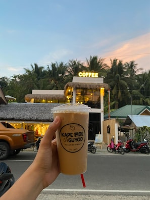 Thức ăn và đồ uống