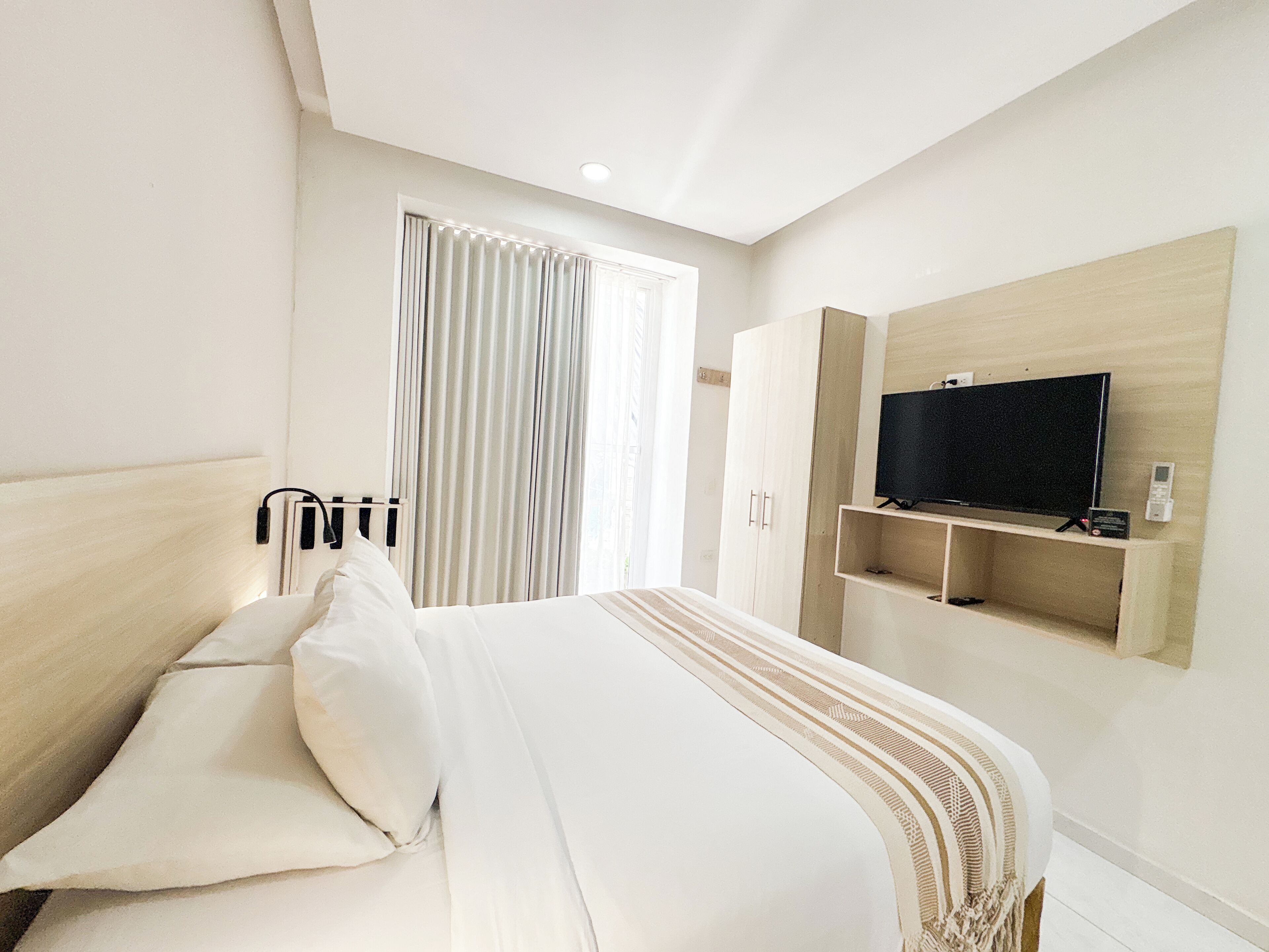 Chambre Double Confort, 1 grand lit, balcon, vue ville