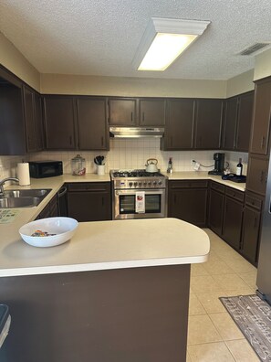 Private kitchen - Peaceful 3 bedroom home in Tyler (Tyler)