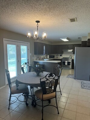 Dining - Peaceful 3 bedroom home in Tyler (Tyler)
