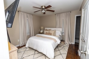 WiFi, bed sheets - Tranquil 2-bedroom house with AC in Atlanta (Atlanta)