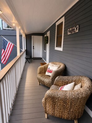 Property grounds - 1780 Post & Beam Studio - Historic Charm Near Downtown Keene (Keene)