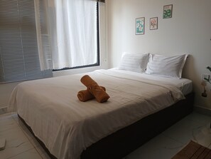 Blackout curtains, free WiFi - MARINA VINHOMES  (long binh)