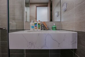 Bathroom - MARINA VINHOMES  (long binh)