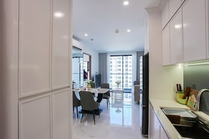 Private kitchen - MARINA VINHOMES  (long binh)