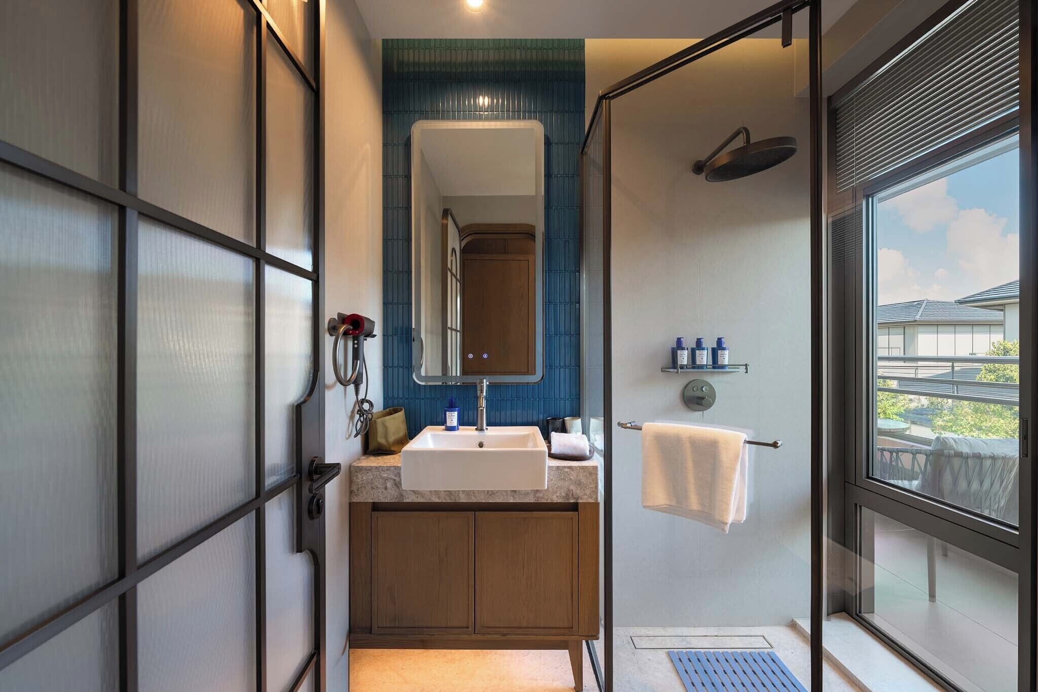 Luxury Villa, Courtyard View | Bathroom | Free toiletries, hair dryer, slippers, towels