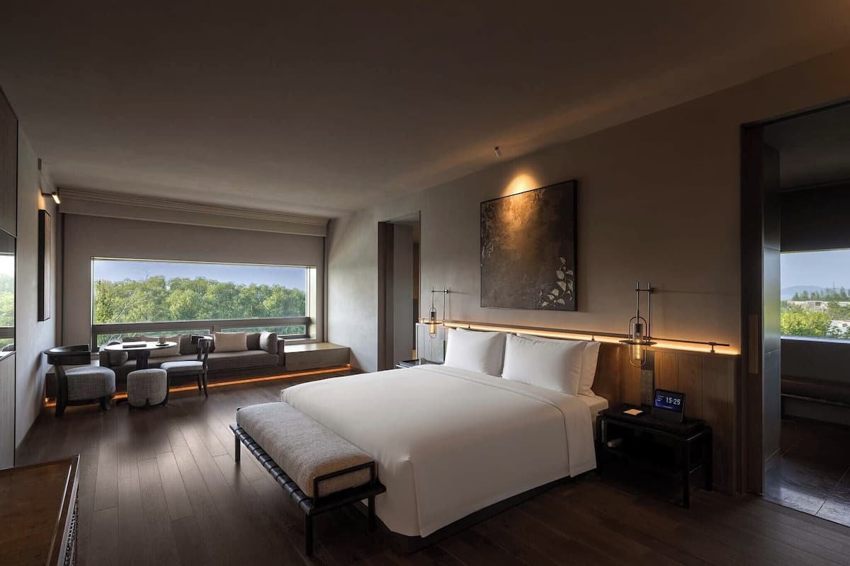 Superior Double Room, Partial Lake View