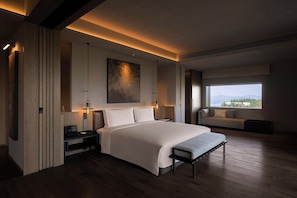 Executive Suite, Balcony, Hill View | Premium bedding, down duvets, minibar, individually furnished - Yixing Danianhuawan Xirang Hotel (Wuxi)