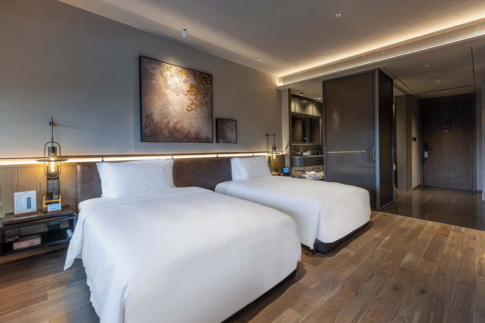 Phòng 2 giường đơn phong cách cổ điển, quang cảnh sông | Bộ đồ giường cao cấp, chăn bông, minibar 