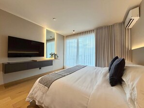1 Schlafzimmer, Schreibtisch, Bügeleisen/Bügelbrett, Reisekinderbett