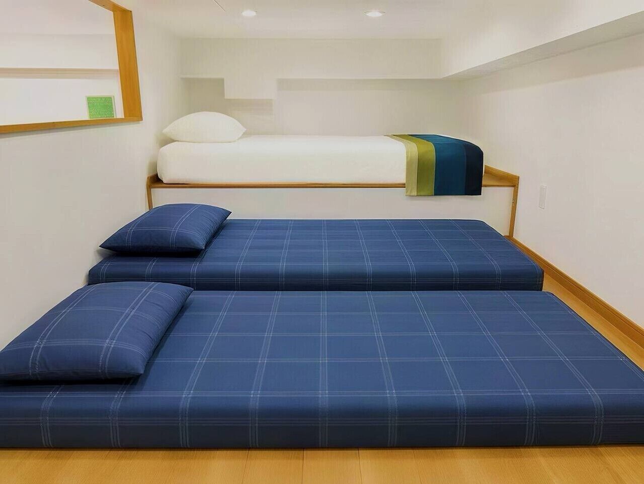 Free WiFi, bed sheets