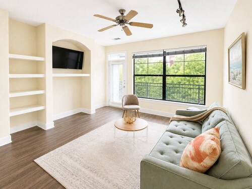 Sleepover | Prime 1BD/1BA + Pool - Little Rock