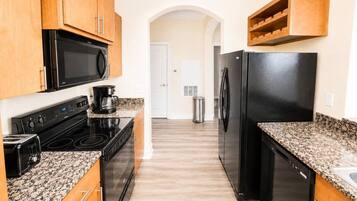 Fridge, coffee/tea maker