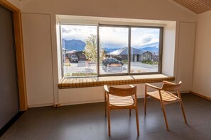 Interior - Sunny & Spacious on Scurr Terrace (Wānaka)