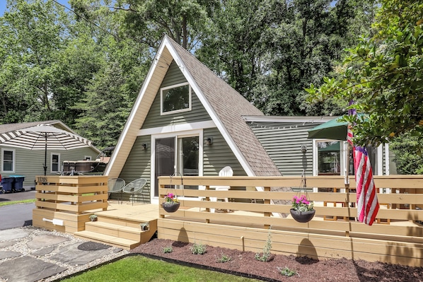 Terrace/patio - A-Frame Cottage • DE Beaches • Angola by the Bay (Lewes)