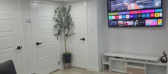 The Secord Suite Escape Fun Base Near the Mall