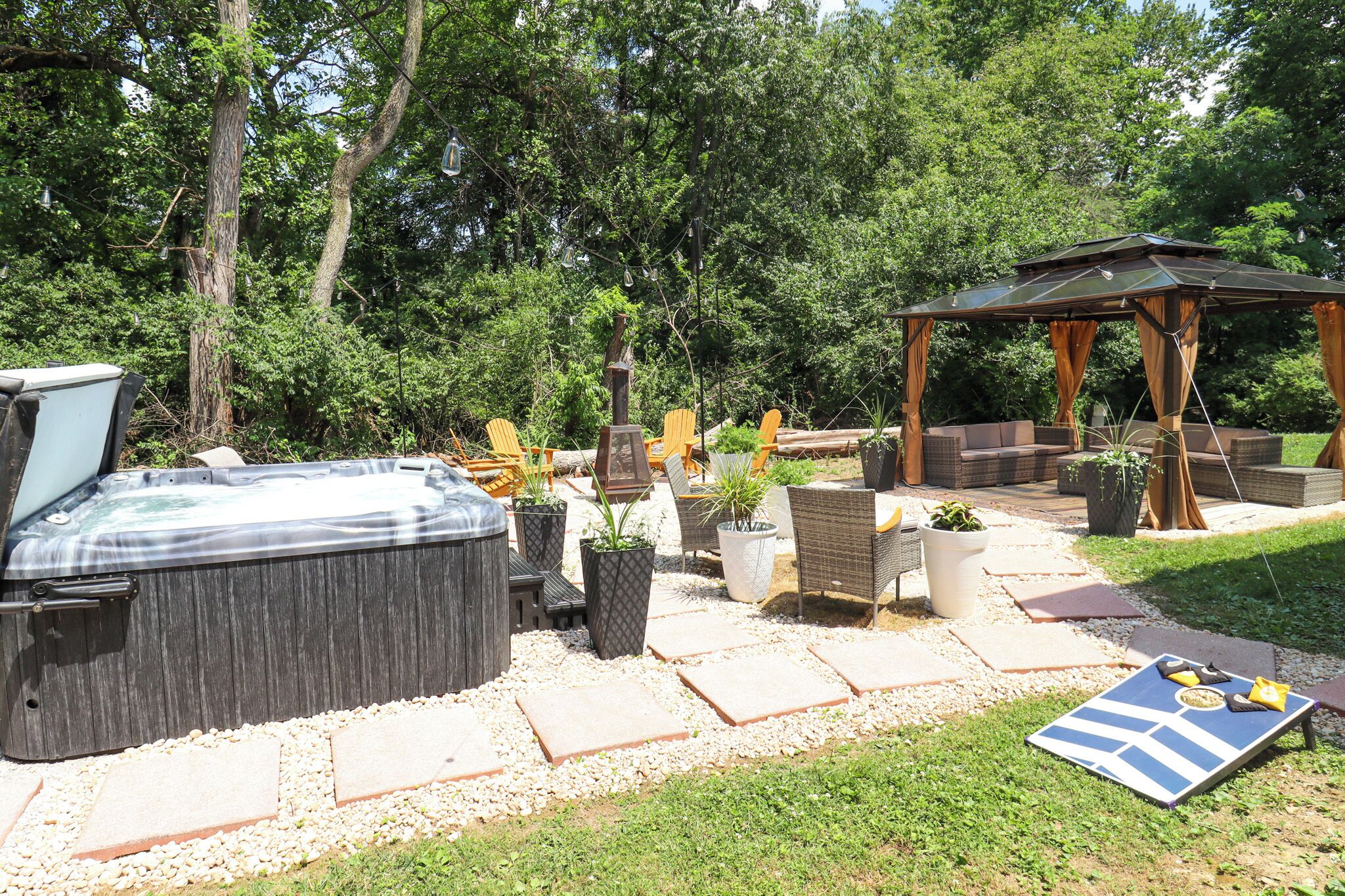 Outdoor spa tub