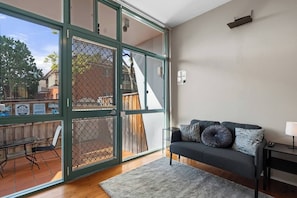 Living area - Ash Pad Well Connected Stay in Sydneys Inner West (Ashfield)
