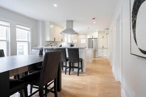 Dining - Beautiful and Spacious 4BD Condo in Somerville (Somerville)