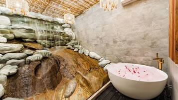 Signature Quadruple Room, Hill View | Bathroom | Free toiletries, hair dryer, slippers, towels