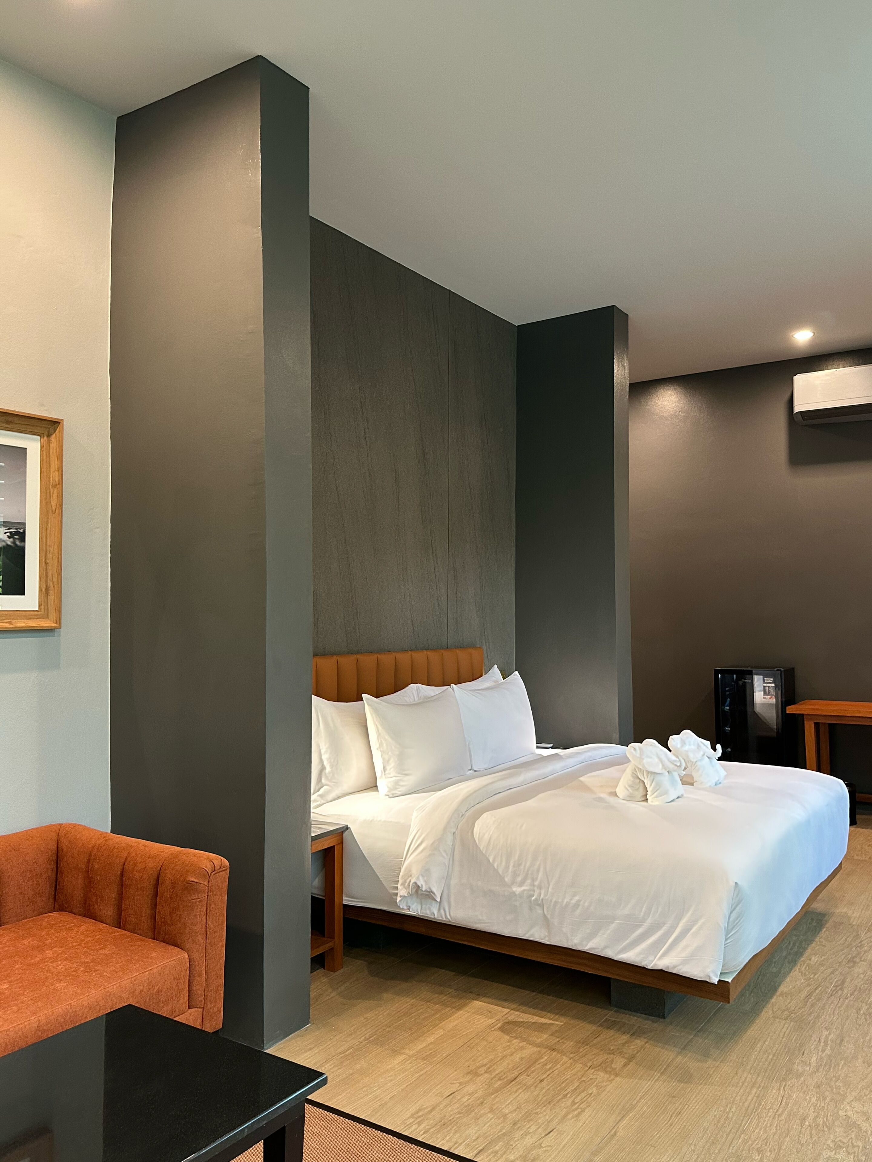 Deluxe Suite, Hill View | In-room safe, desk, free WiFi, bed sheets