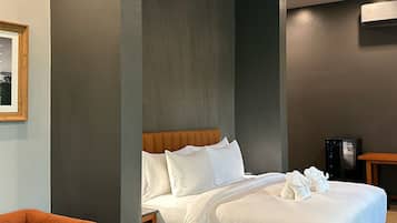 Deluxe Suite, Hill View | In-room safe, desk, free WiFi, bed sheets