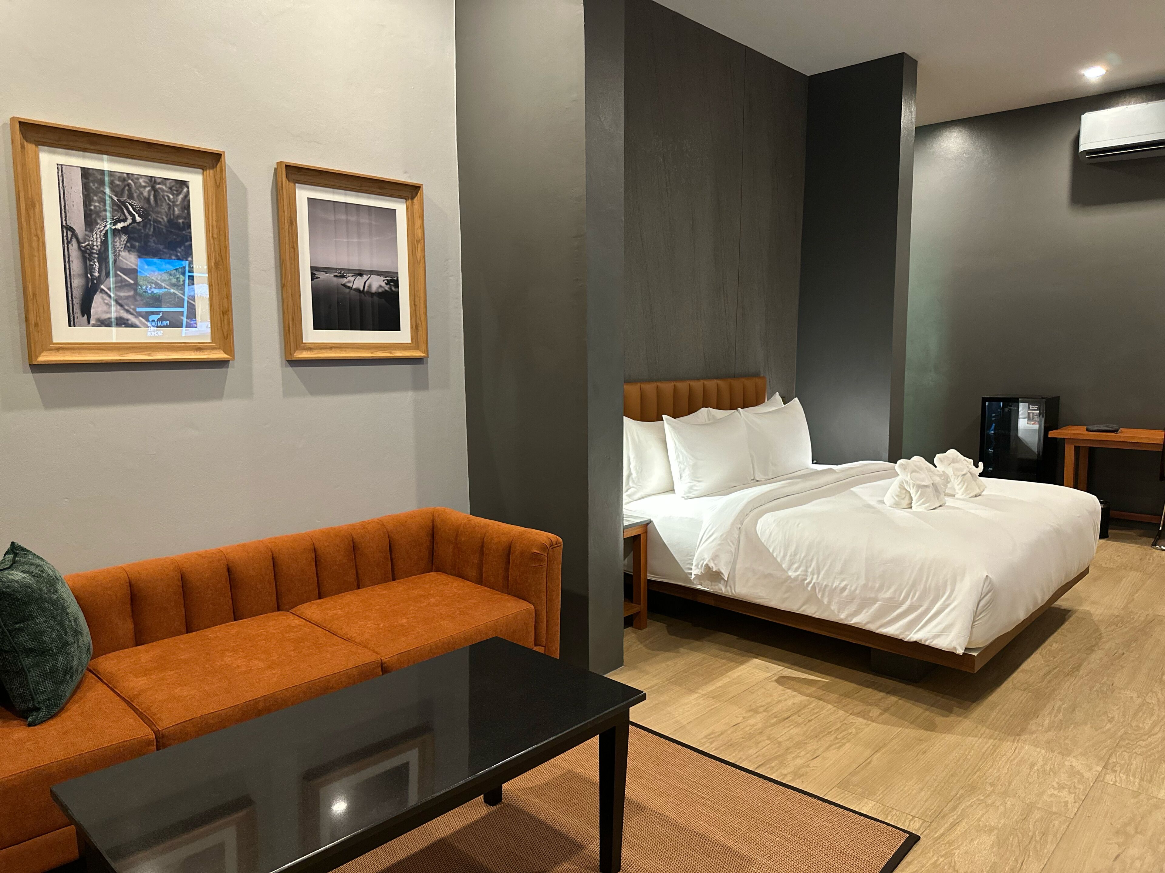 Deluxe Suite, Hill View | In-room safe, desk, free WiFi, bed sheets