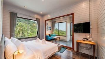 Superior Suite, Sea View | In-room safe, desk, free WiFi, bed sheets