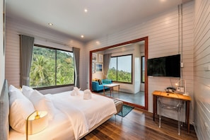 Superior Suite, Sea View | In-room safe, desk, free WiFi, bed sheets - PhlaidamhillSichon (Sichon)