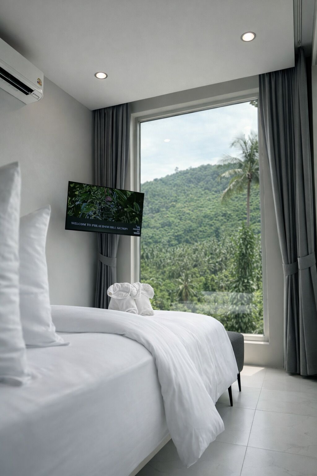 Standard Single Room, Mountain View | In-room safe, desk, free WiFi, bed sheets