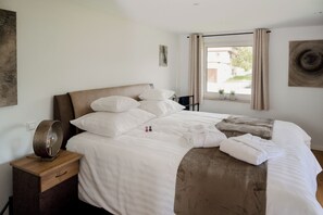 1 bedroom, iron/ironing board, free WiFi, bed sheets - Deluxe vacation rental with a private sauna and hot tub in the southern Black Forest (Rickenbach)