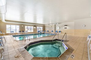 Pool - Legend Hotel Minot (Minot)