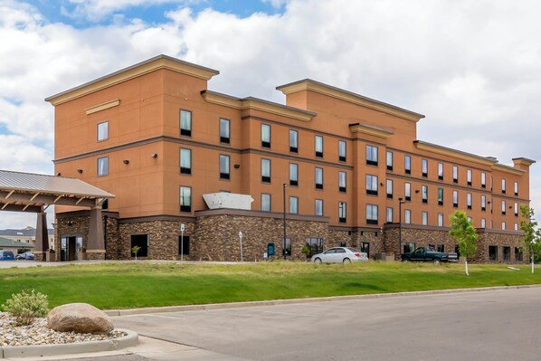 Exterior - Legend Hotel Minot (Minot)