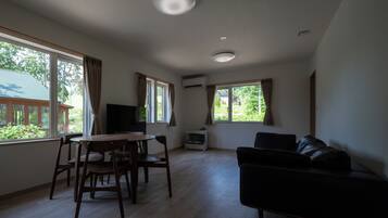 Hus – basic, 2 soverom, byutsikt | Oppholdsområde