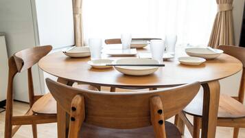 Basic House, 2 Bedrooms, City View | Dining