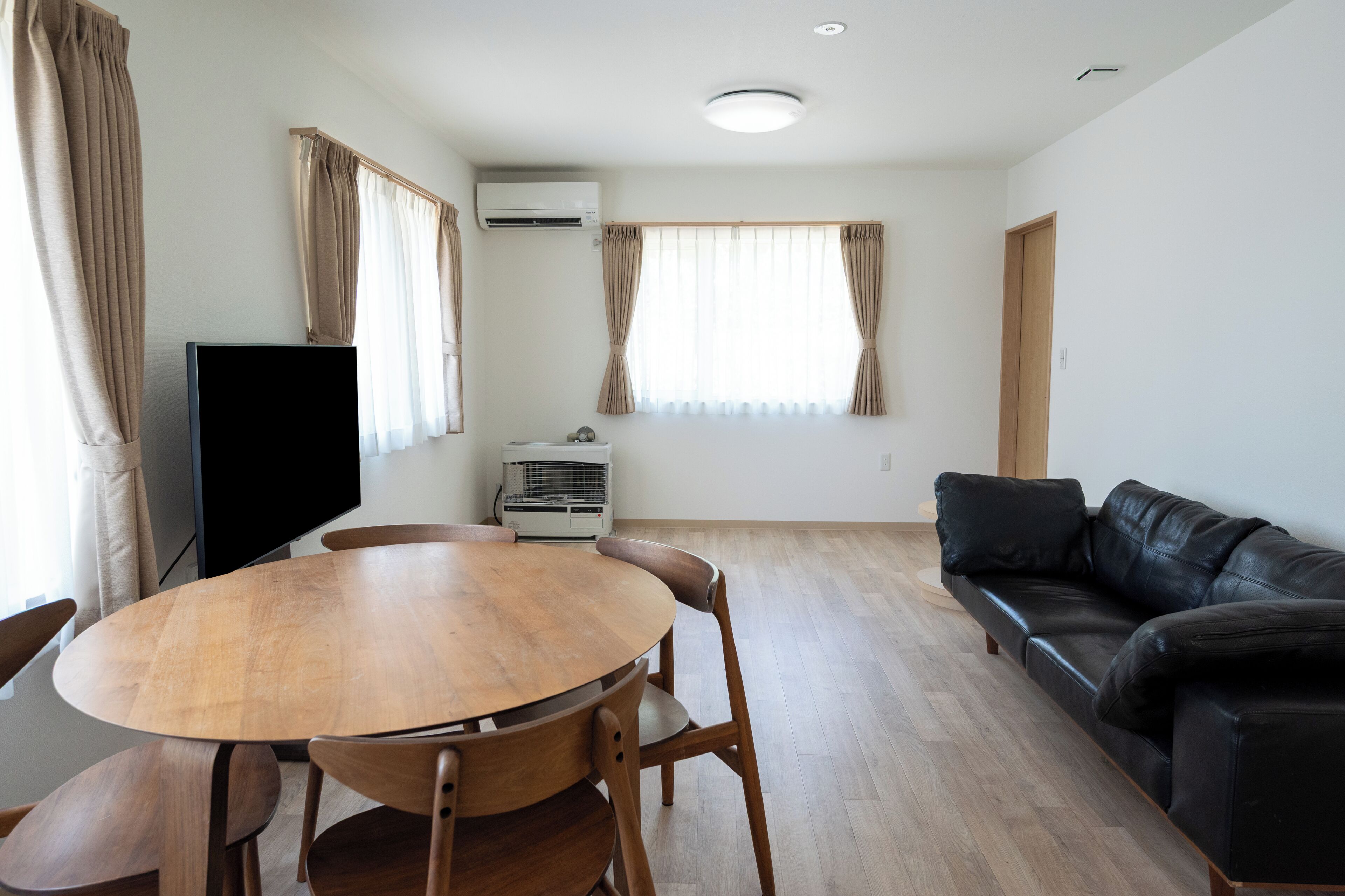 Eenvoudig huis, 2 slaapkamers, uitzicht op de stad | Interieur