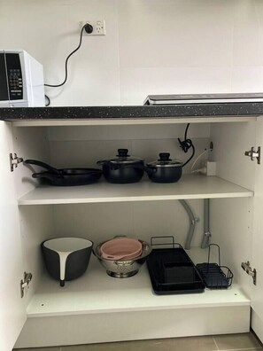 Private kitchen - Orchid Studio with private entrance and yard (Narre Warren)