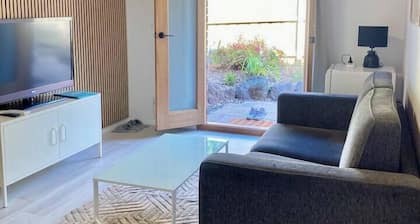 Orchid Studio with private entrance and yard