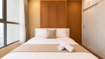Iron/ironing board, internet, bed sheets