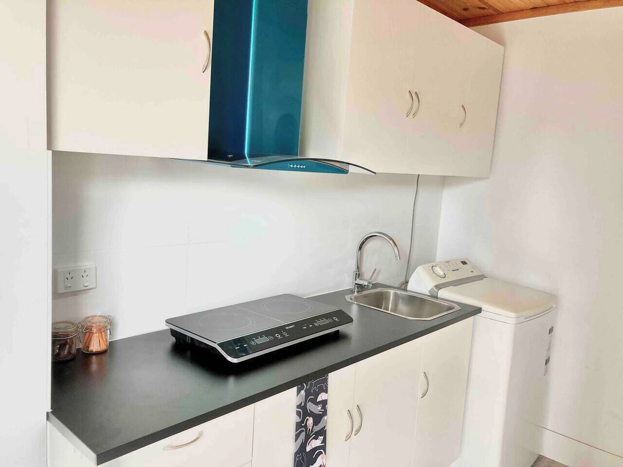 Fridge, microwave, stovetop, electric kettle