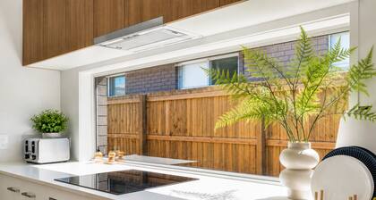 Haus Verde | 4BR Greenbank Hideout in Logan
