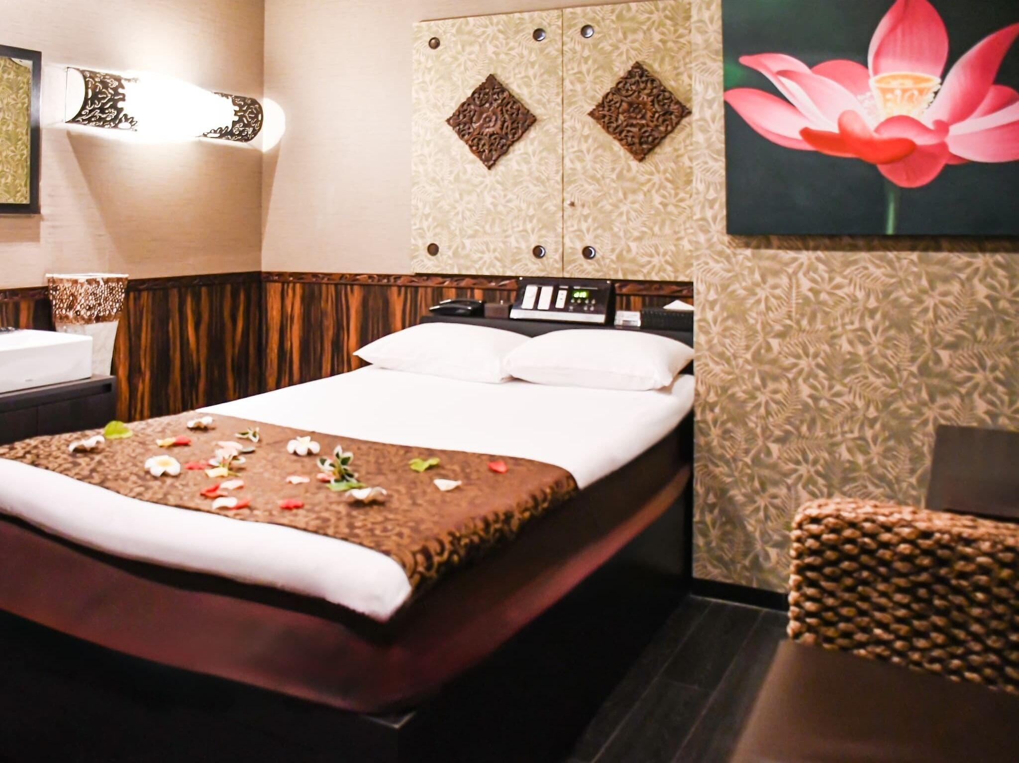 Superior Single Room, Smoking | WiFi (free), bed sheets