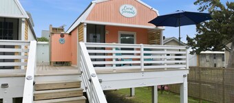 Coral Serenade  - Charming Tiny Cottage Centrally Located