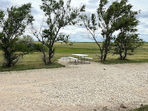 Property grounds - Charming campground in outside of Dickinson perfect for your outdoor getaway! (Dickinson)