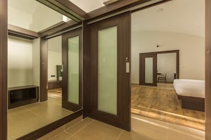 Luxury Suite, Garden View | Desk, laptop workspace, blackout curtains, iron/ironing board - Siri Nature Resort (Chikkamagaluru)