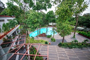 Outdoor pool - Siri Nature Resort (Chikkamagaluru)