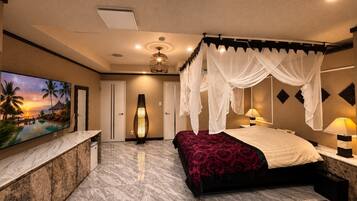 Luxury Double Room, Smoking | WiFi (free), bed sheets