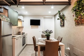 Private kitchen - Elegant and Modern Loft in the Heart of Avola (Avola)